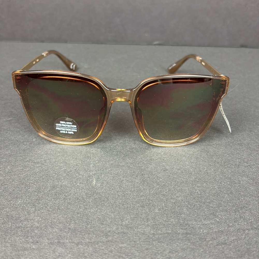 SUNGLASSES NEW WITH TAG 100% ZUVA/UVB  PROTECTION